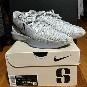 Nike Sabrina 1 Womens 7.5 / Mens 6